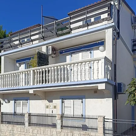 Awesome Apartment In Novi Vinodolski With Wifi *